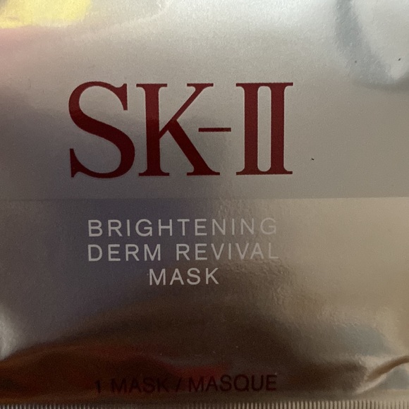 NEW! SK 11 Brightening Derm Revival Mask - Picture 2 of 2